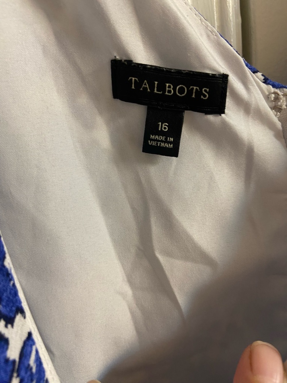Talbots Blue and White Sleeveless Printed Jumpsuit Sz 16 - Picture 6 of 7